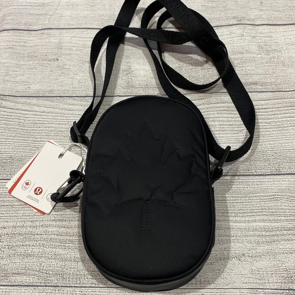 lululemon athletica Handbags - Nwt Lululemon Team 🇨🇦 22 Future Legacy Crossbody Bag RED & BLACK